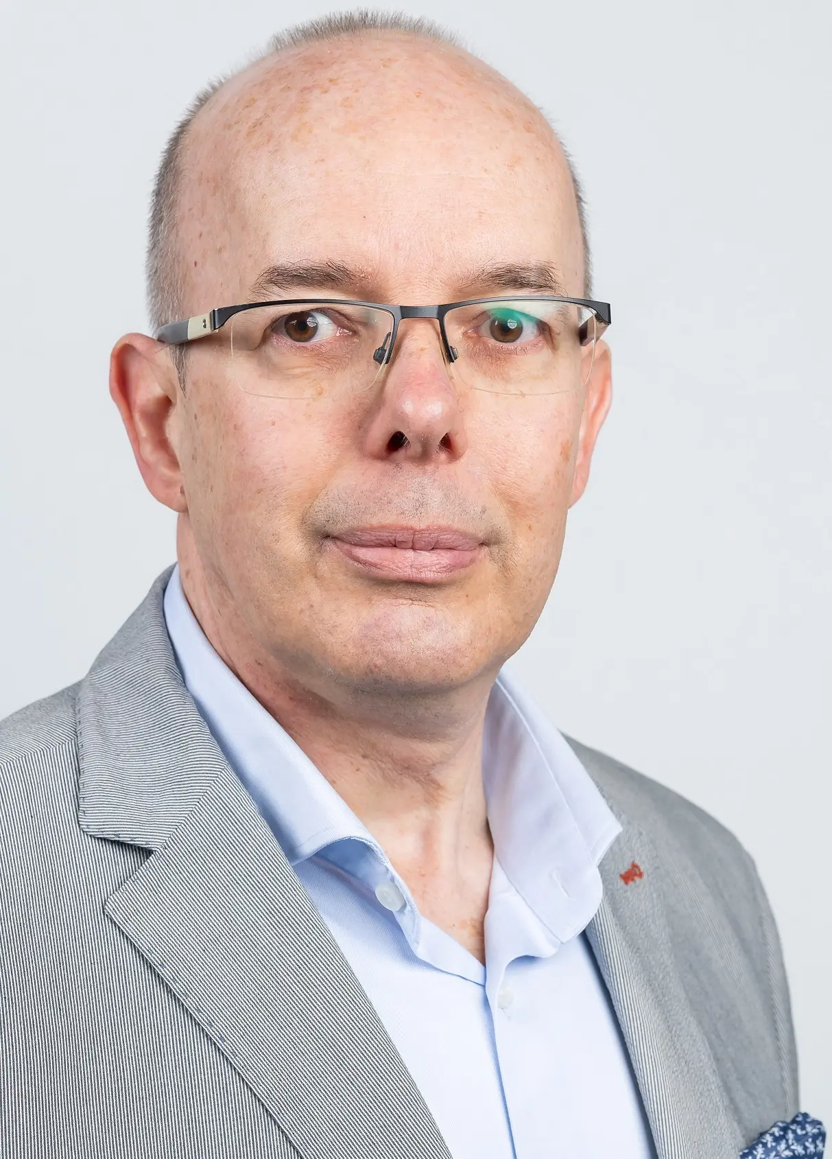 Vir&aacute;g L&aacute;szl&oacute;